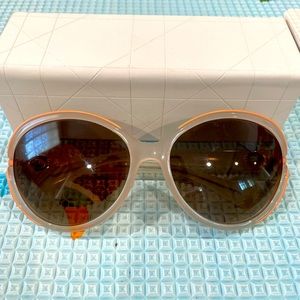 SALE Chic Dior sunglasses 😎❤️